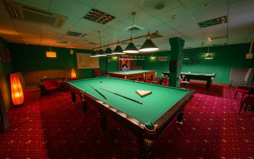 Бильярдный зал